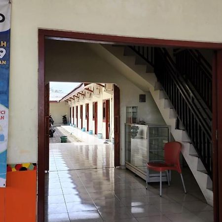 Hotel Metro Kudus Tanggulangin Extérieur photo