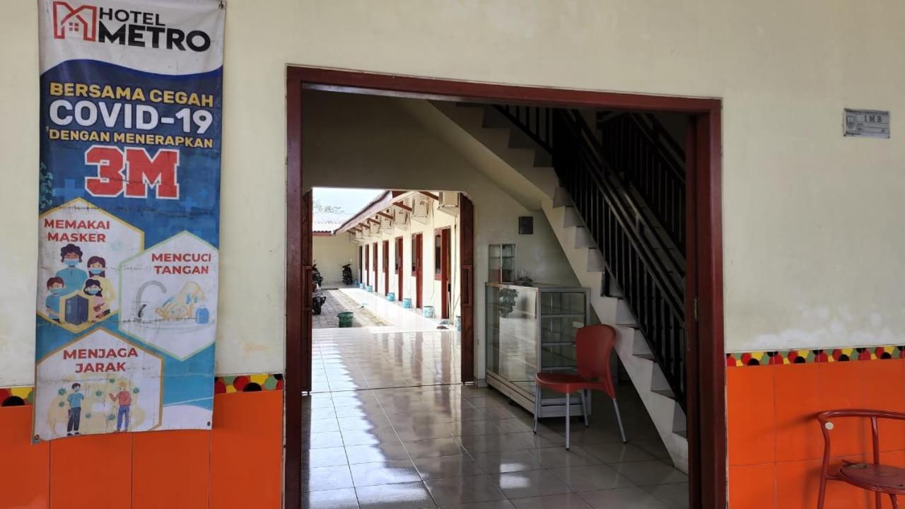 Hotel Metro Kudus Tanggulangin Extérieur photo